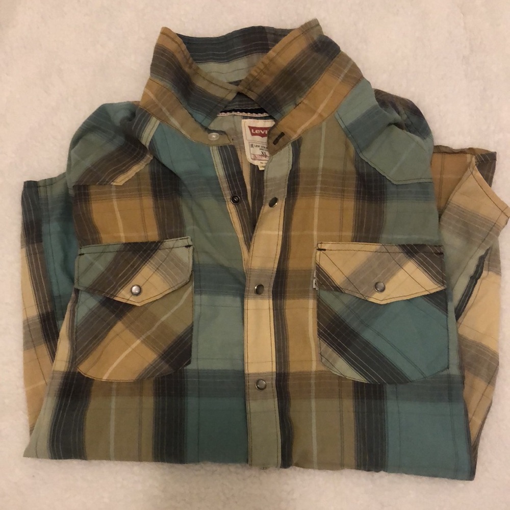 Men’s Levi’s snap button down shirt XL